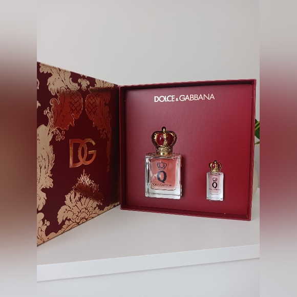 NWT Dolce & Gabbana - Q Set - Picture 3 of 3
